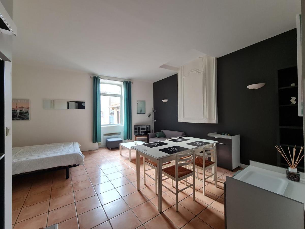 Le Prieure - Studios Jusqu'A 4 Personnes Villeneuve-les-Beziers Ngoại thất bức ảnh