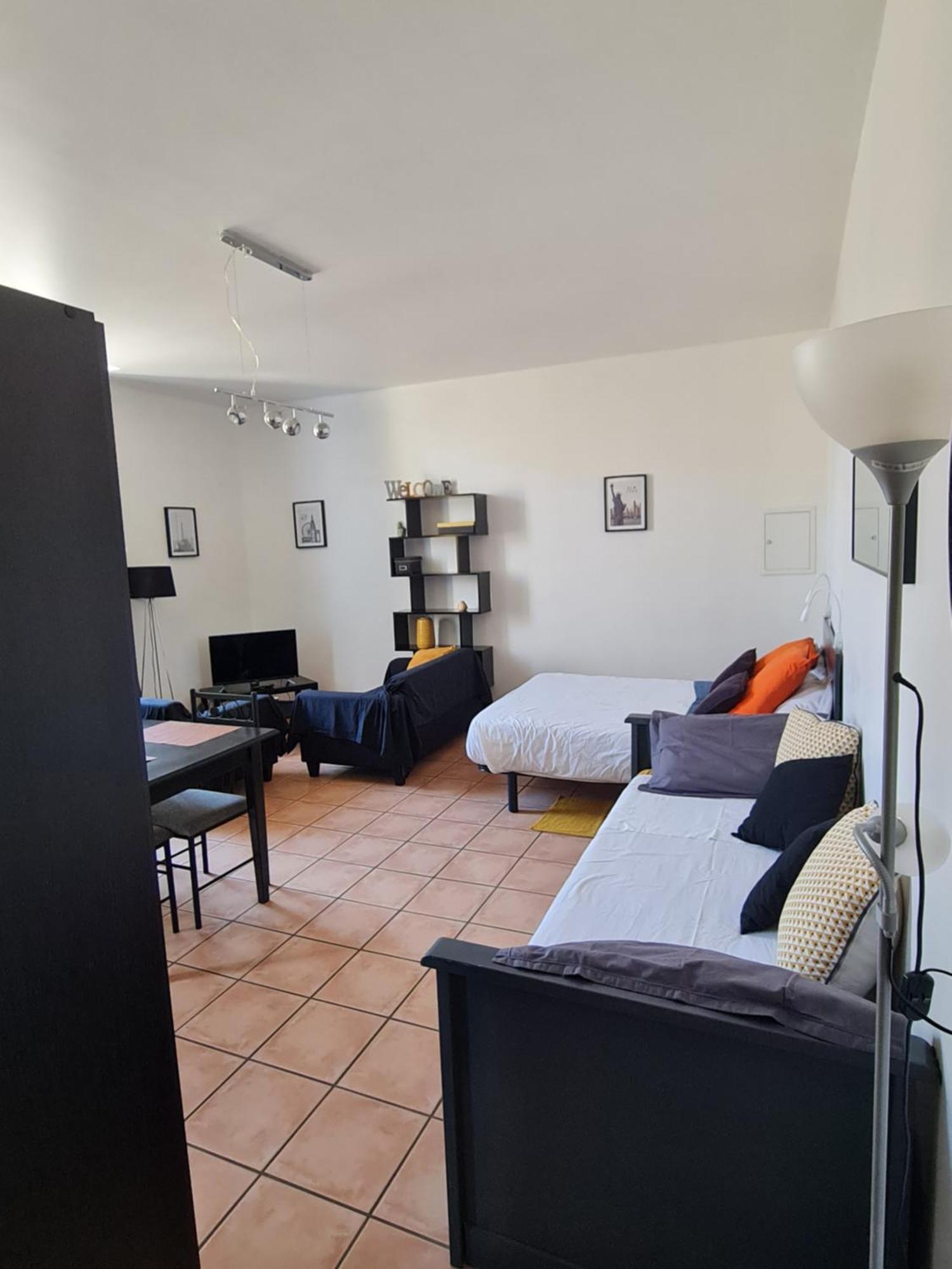Le Prieure - Studios Jusqu'A 4 Personnes Villeneuve-les-Beziers Ngoại thất bức ảnh