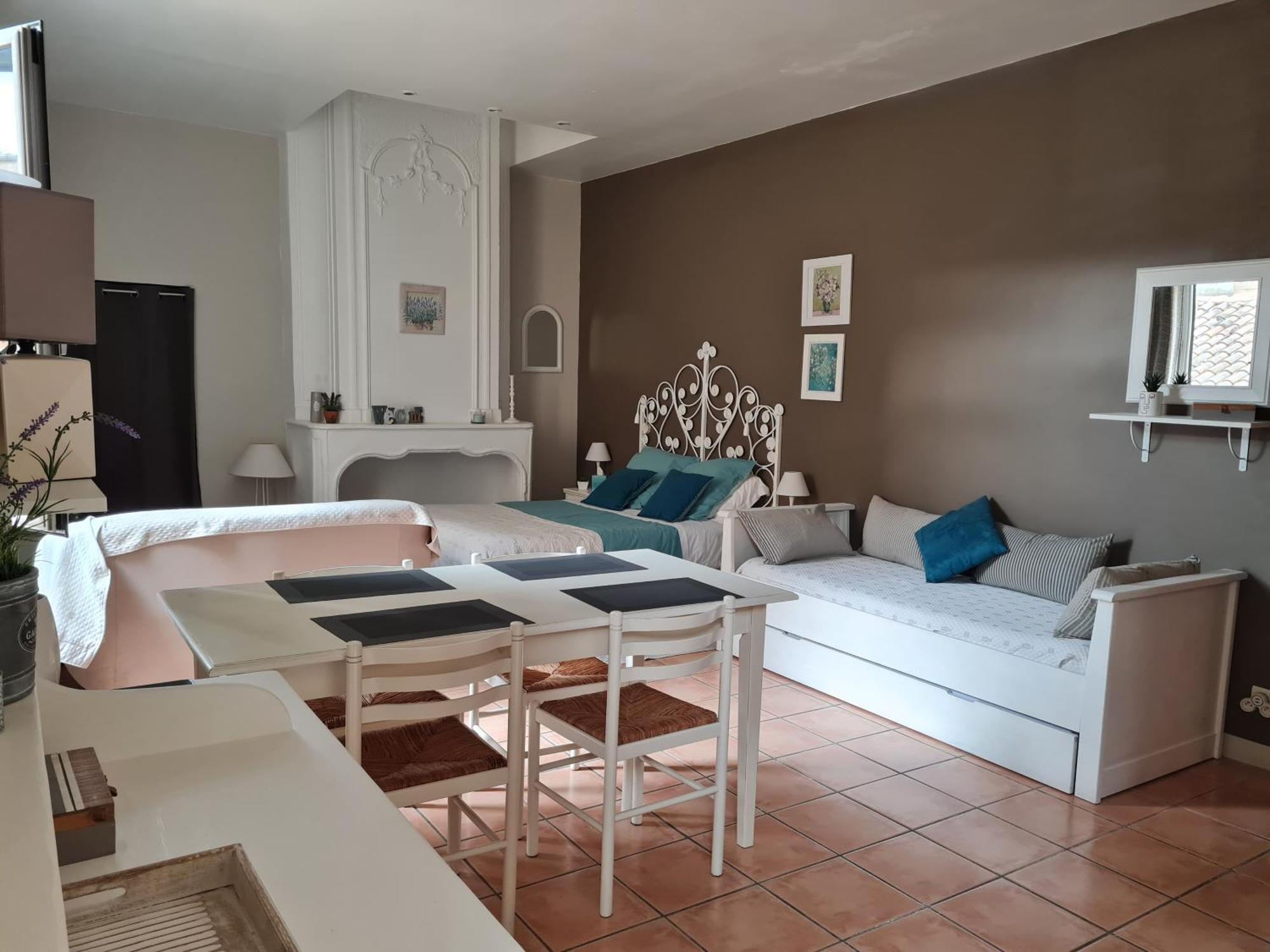 Le Prieure - Studios Jusqu'A 4 Personnes Villeneuve-les-Beziers Ngoại thất bức ảnh